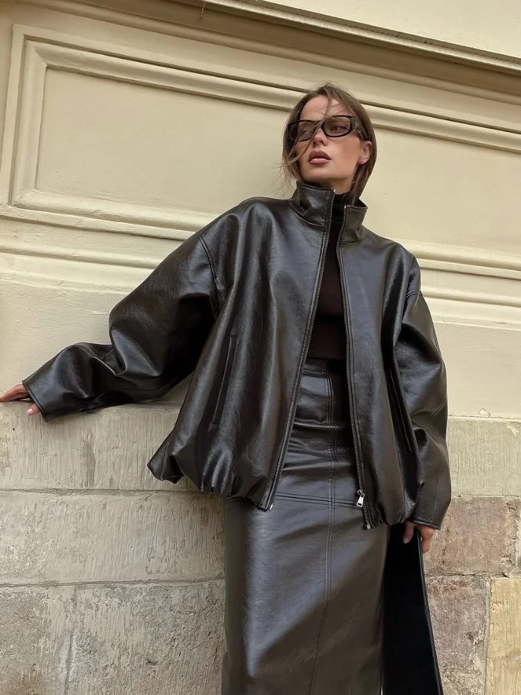 Retro Stand Collar Leather Jacket Women Fashion Lapel Full Sleeve Zipper Loose Jackets 2025 New Lady High Street Chic Outwear