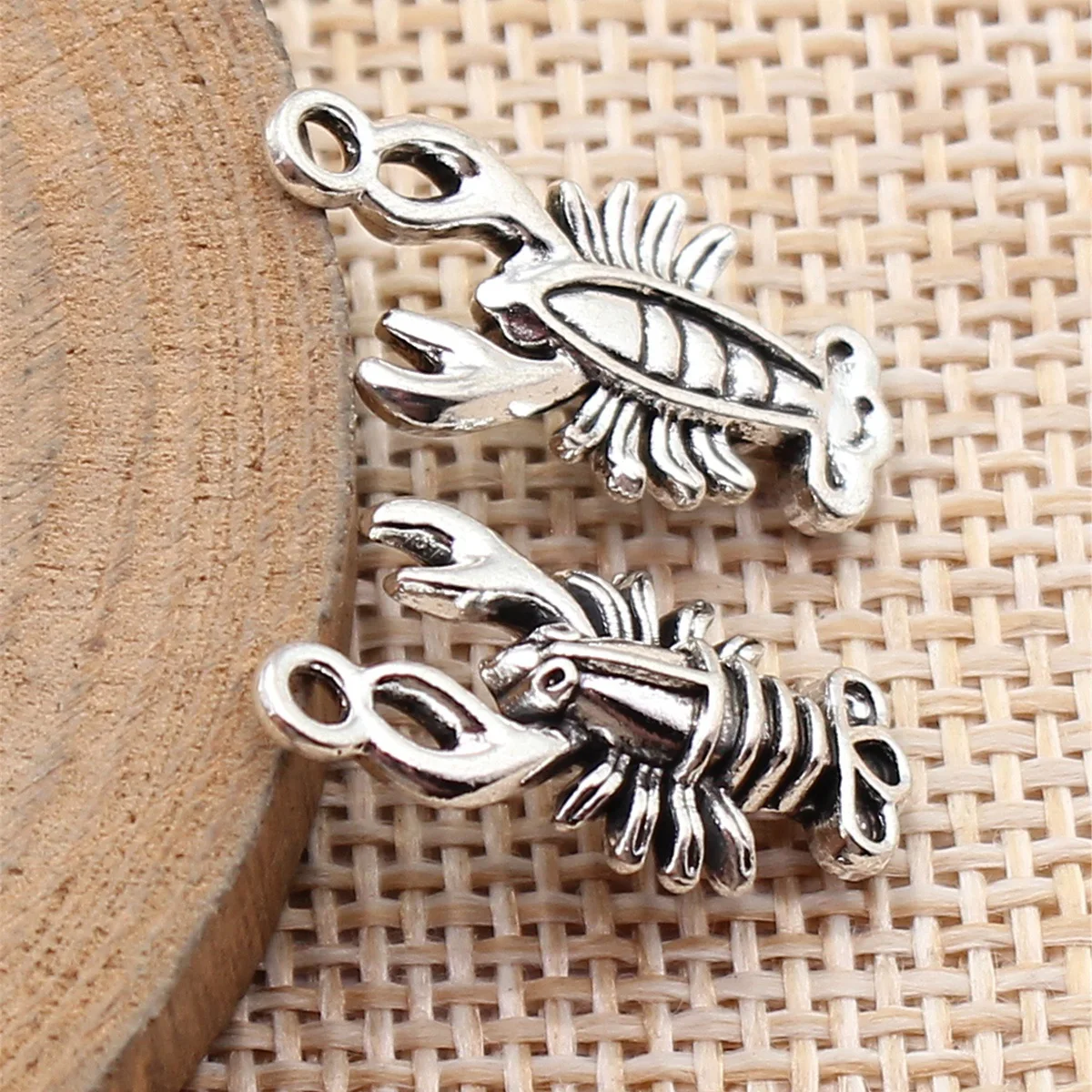 

40 шт. 22x10 мм (0,87x0,39 дюйма) подвески-карабины цвета античного серебра для изготовления ювелирных изделий своими руками