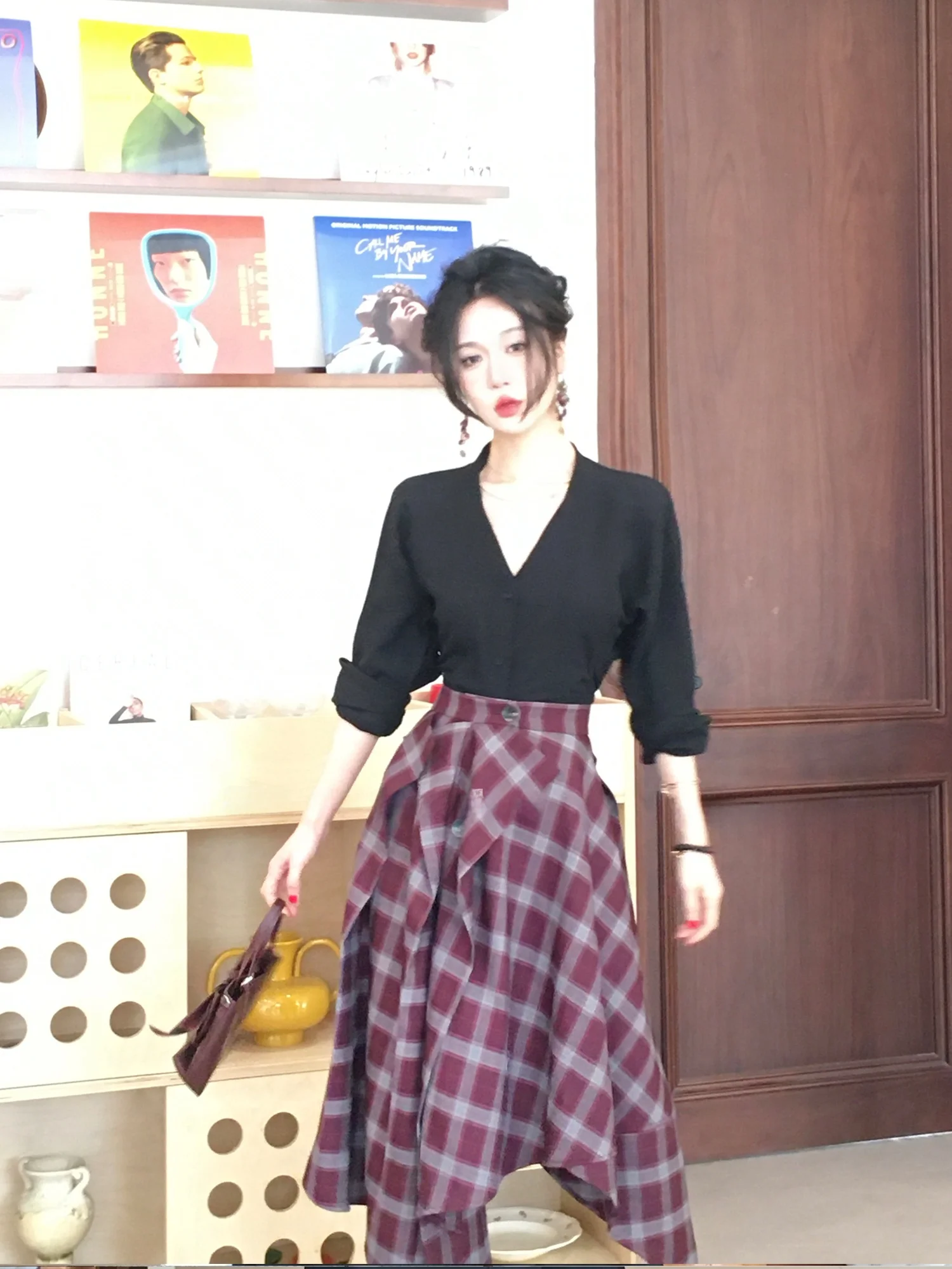 

RoseFang Early Spring High Waist Asymmetrical Skirt Street Corner Morning Light Ele Sle Long Sve irt Set