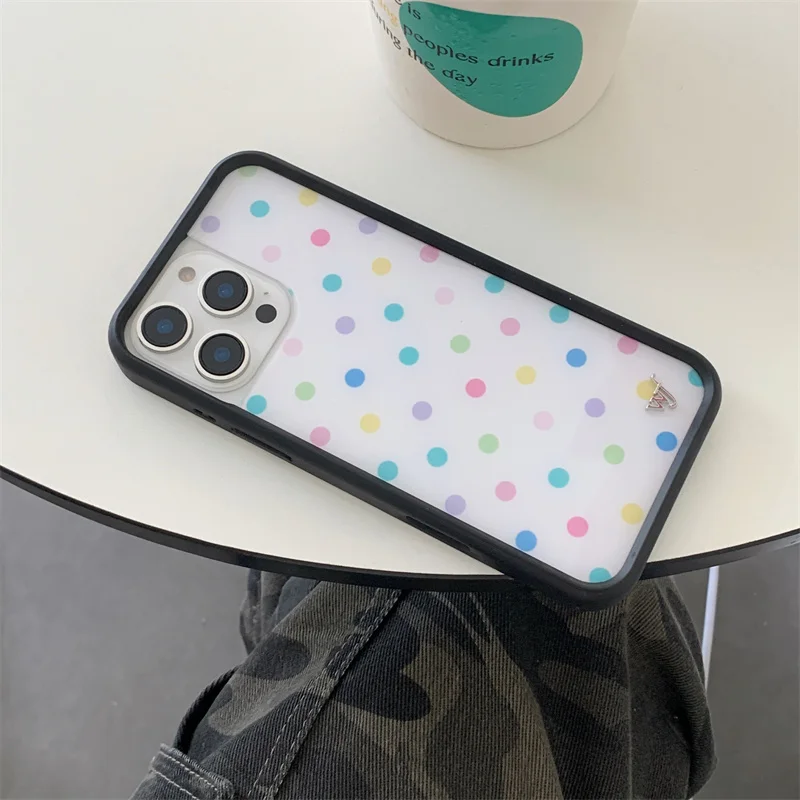 حافظة هاتف منقطة ملونة بسيطة لهاتف آيفون 16 برو 15 بلس 14 12 13 برو ماكس مع سلسلة من الخرز حافظات لطيفة على شكل زهرة برية Funda