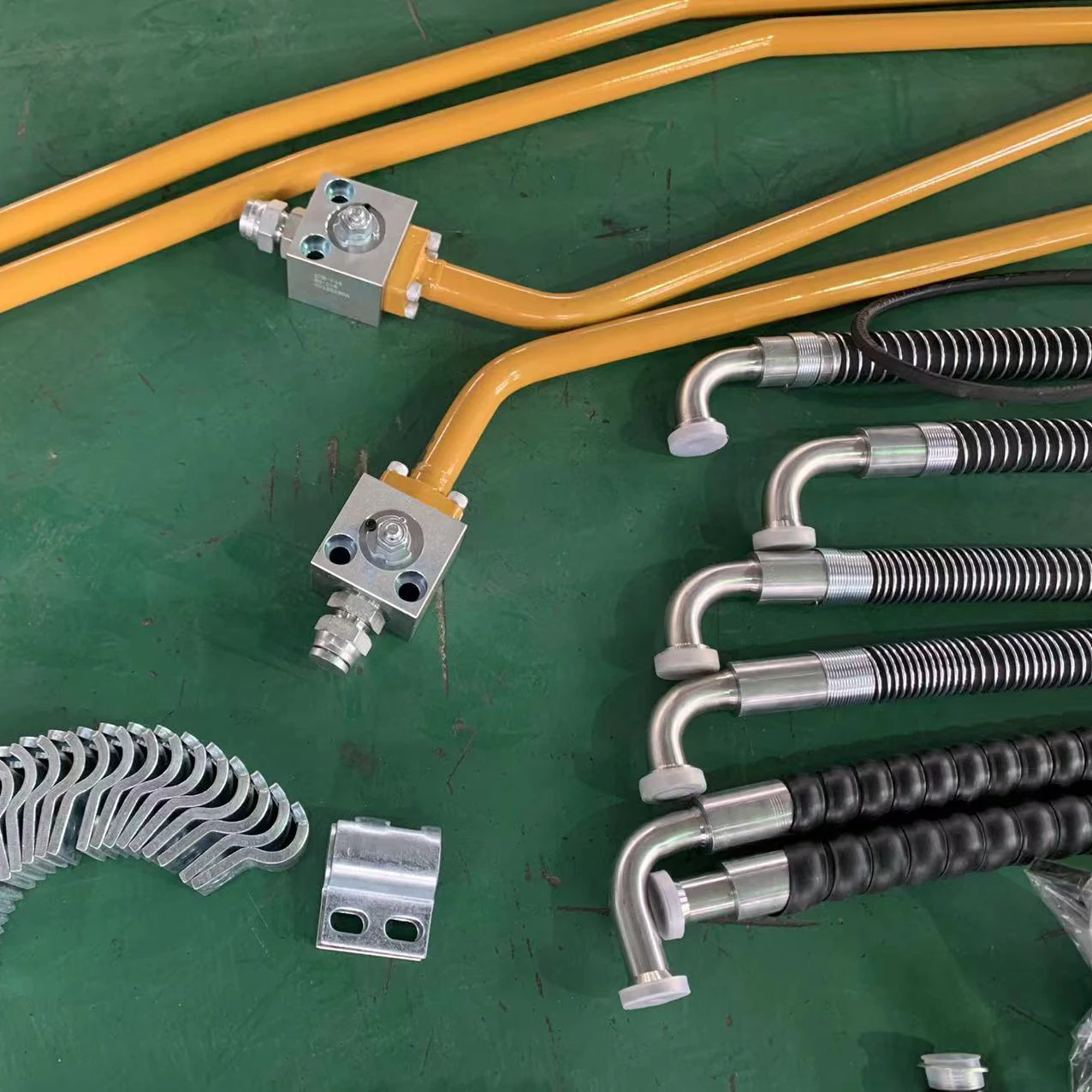 

Hydraulic Hammer Pipeline Set Hydraulic Breaker Piping Kit for Excavator SY305 SY330H SY375H SY415H SY485 SY500
