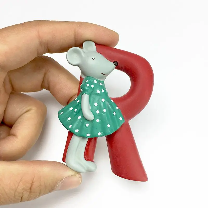 

Russian Letter "R" Cute Mouse 3D Resin Fridge Magnet Aimants Frigo Strong Magnet Room Decoration Magnets for Fridge Funny Magnet