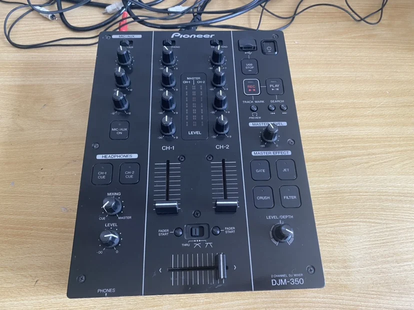 

Pioneer Pioneer DJM350 mixer, good quality U disk recording, normal use