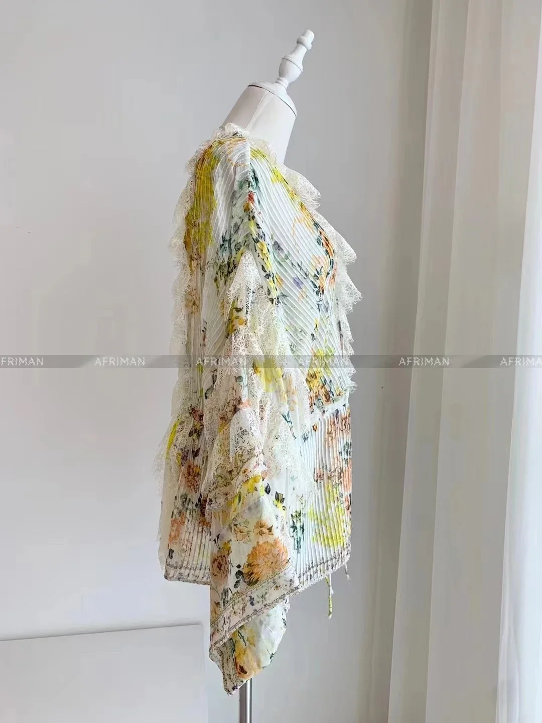 Women V Neck Flare Sleeve Yellow Flower Print Pleated Lace Patchwork Silk Cardigans Shirt Coat