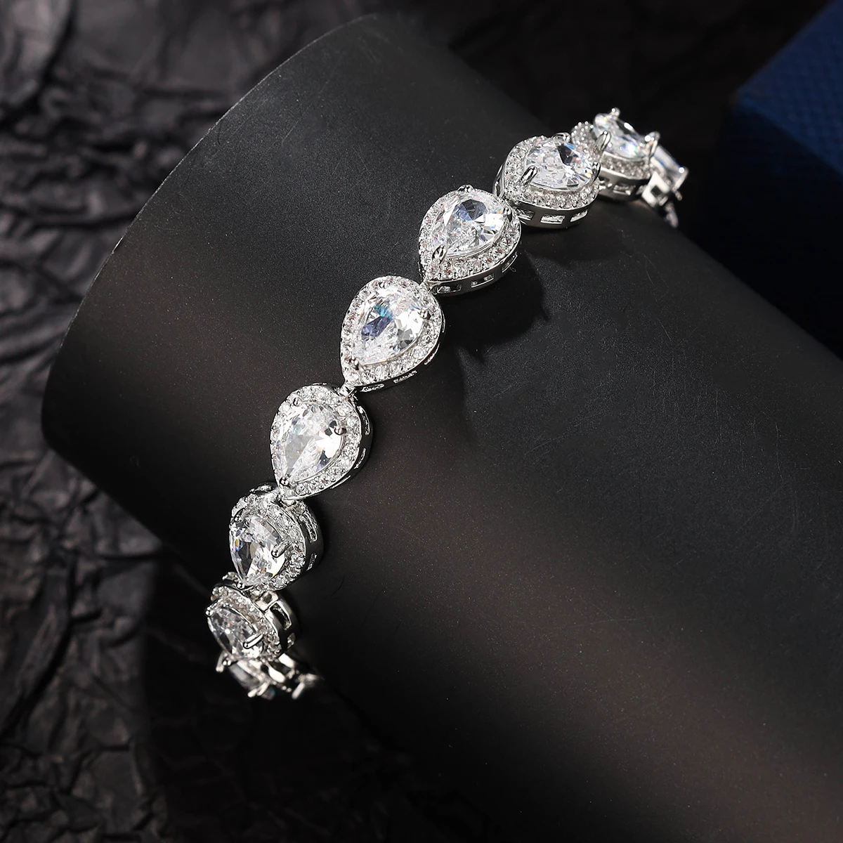 Micro inlaid exquisite AAA drop zircon bracelet feminine bridal wedding dress hand ornament