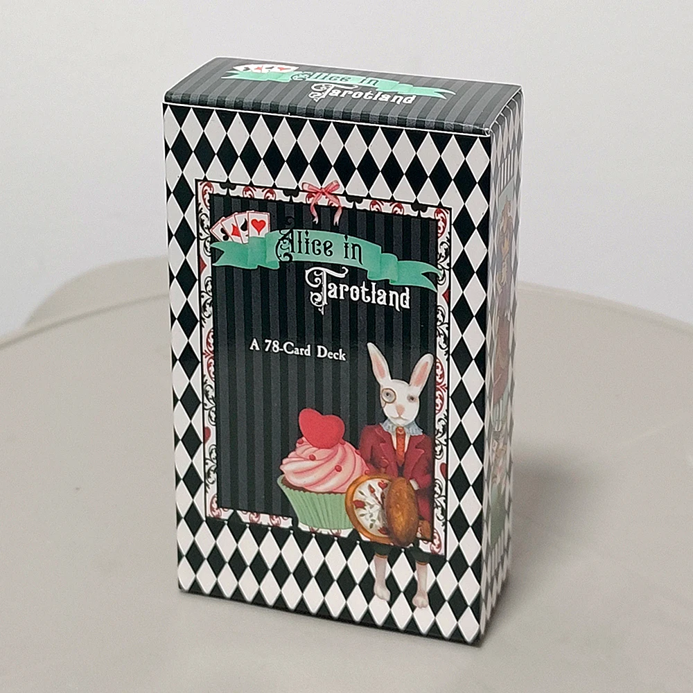 

Алиса в Таротландии: причудливое путешествие в Кроличью норку на 78 картах, 10,3*6 см – классическая колода Таро