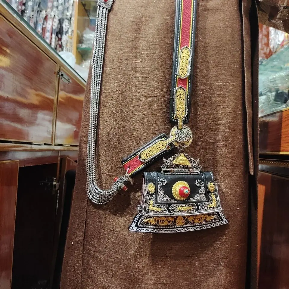 مجموعة بوتيك سلسلة الخصر من الملابس التبتية للرجال من Xizang