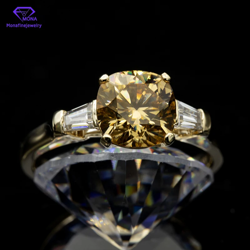 Yellow Color Shining Square Shape 6mm Diamond Moissanite 10K Gold in Exquisite Design Ring