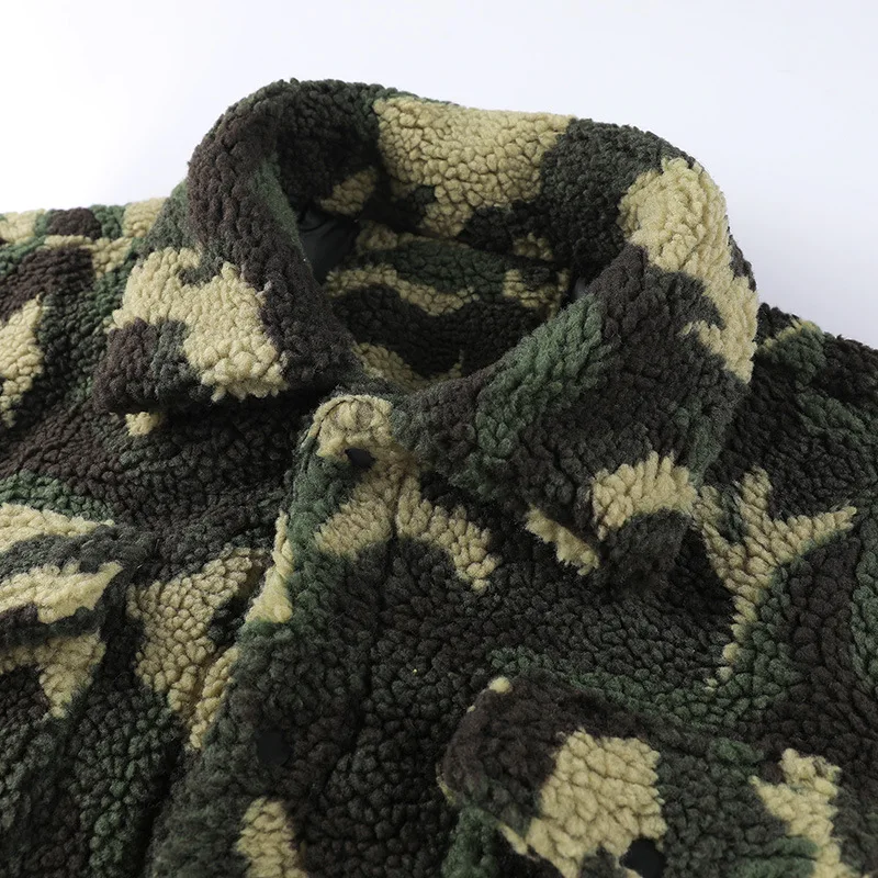 Giacca invernale imbottita in cotone caldo ispessito Risvolto in stile europeo Capispalla accogliente in pelle di agnello retrò americana casual per il 2025