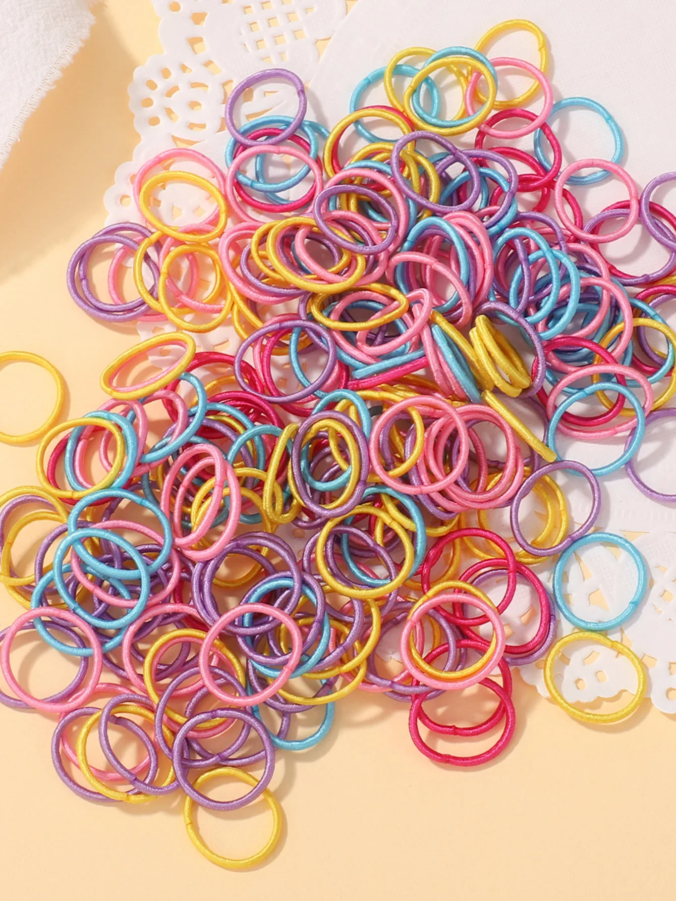 100 sztuk / partia 2cm gumki do włosów gumka kolorowa nylonowa gumka lina akcesoria do włosów dla lalek czarne elastyczne opaski do włosów dla dziewczynek prezent