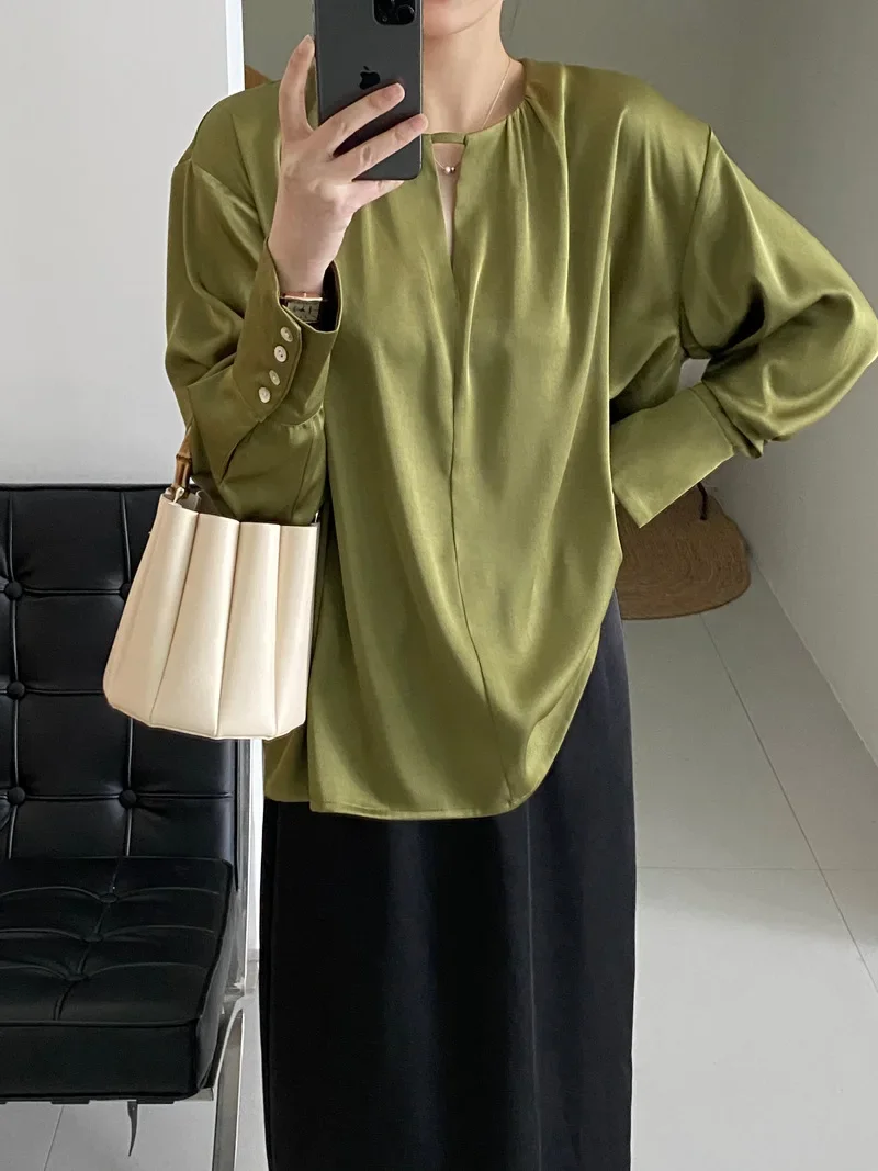 

2024 Spring Summer New Women's Long Sleeve Blouse and Shirt Loose Fold Raglan Top Green Hollow Design CT2398