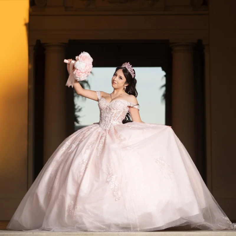 

Light Pink Quinceanera Dresses Off the Shoulder Glitter 3D Flower Decal Long tail Bow Vestidoe 15 Quinceanera Customize