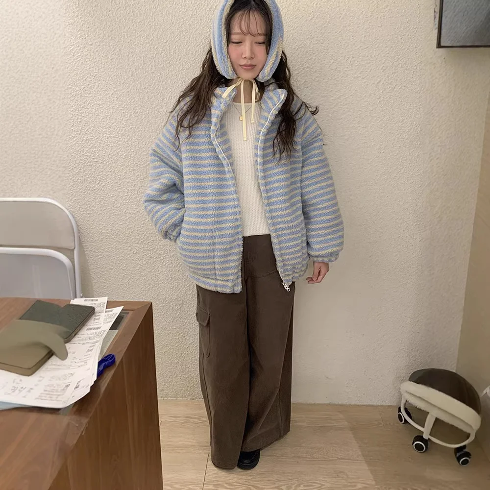 

Женское пальто H25 в корейском стиле, свободного кроя, с цветочным принтом, в полоску, с отстегивающимся воротником из овечьего меха, повседневное, длинное, на молнии