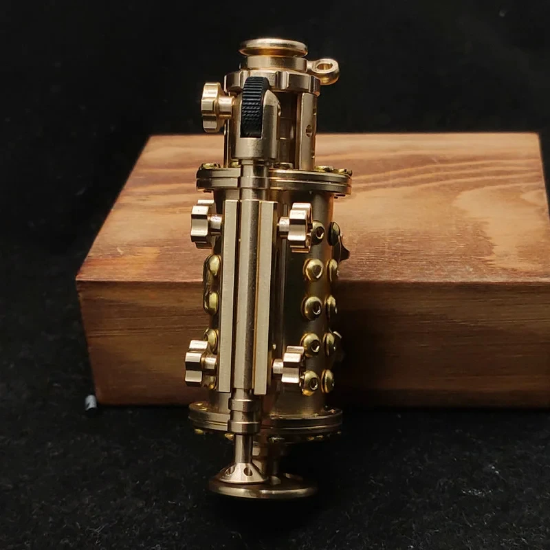 Pure copper manual steam engine model lighter, spaceship type pure brass kerosene lighter, antique lighter