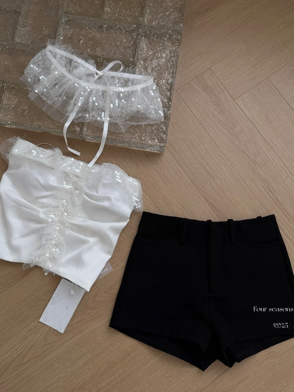 White Me Design iny Sequin Anti-Slip Slimming Strapl Tube Top Set Fashion Wanita Musim Panas 2025 round Neck Overhead orts