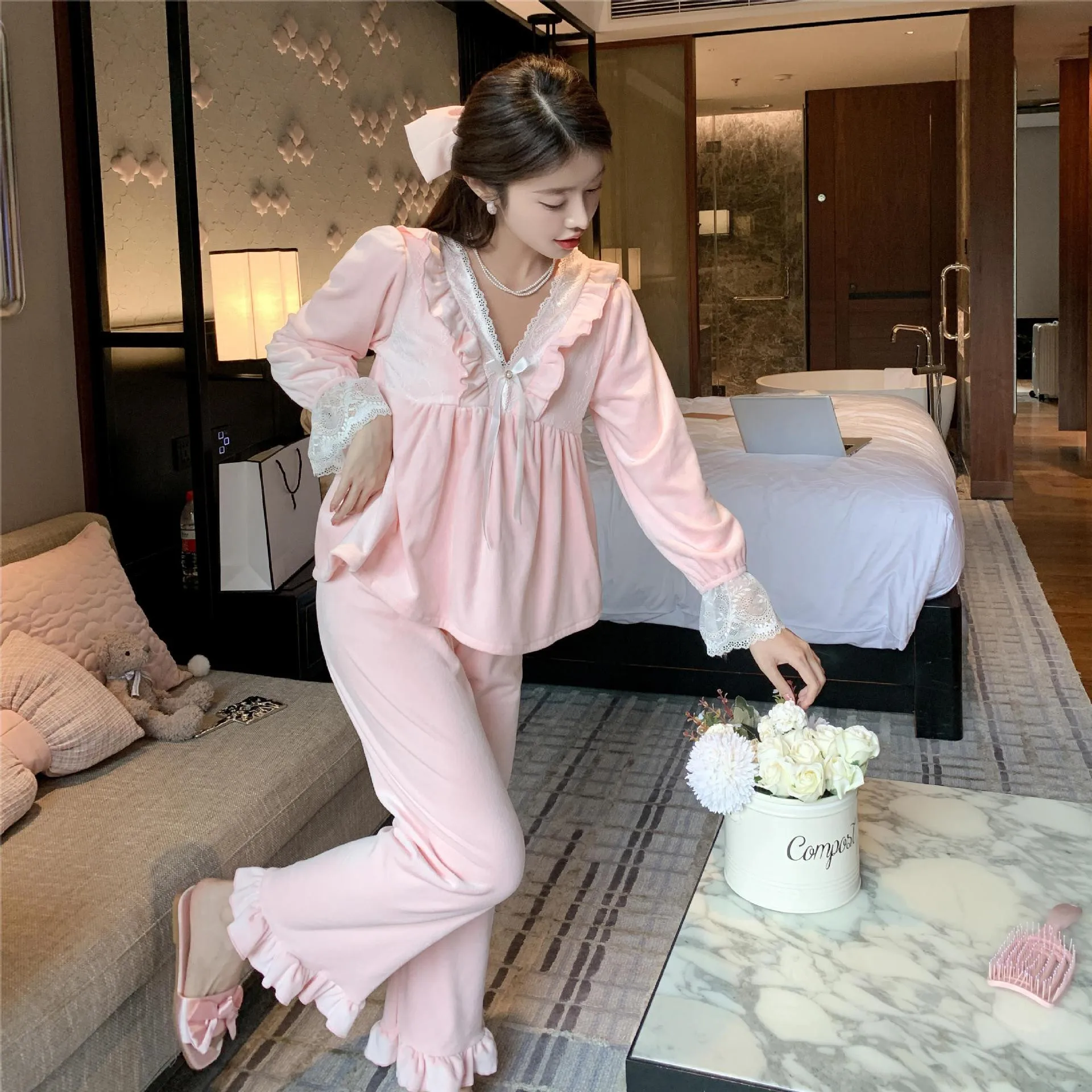 Casual Velvet Sleepwear Homewear Autumn Winter Pajamas Set Lace Nightsuits Island Velvet Twinset Women Long Sleeve Pyjamas Suit