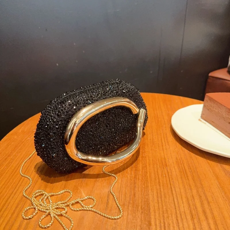 حقائب يد مسائية أنيقة بمقبض معدني ذهبي للنساء أنيقة فاخرة لامعة مرصعة بالألماس لحفلات الزفاف وحقائب كتف