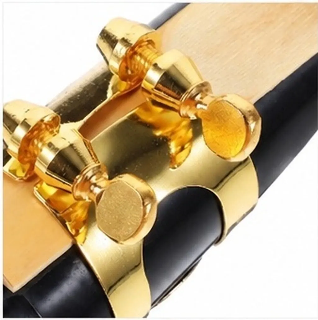 Alto Saxophone Mouthpiece Bundle Metal Ligature Secure Reed Hold Bamboo Accent Lightweight Design for Professional Student Use