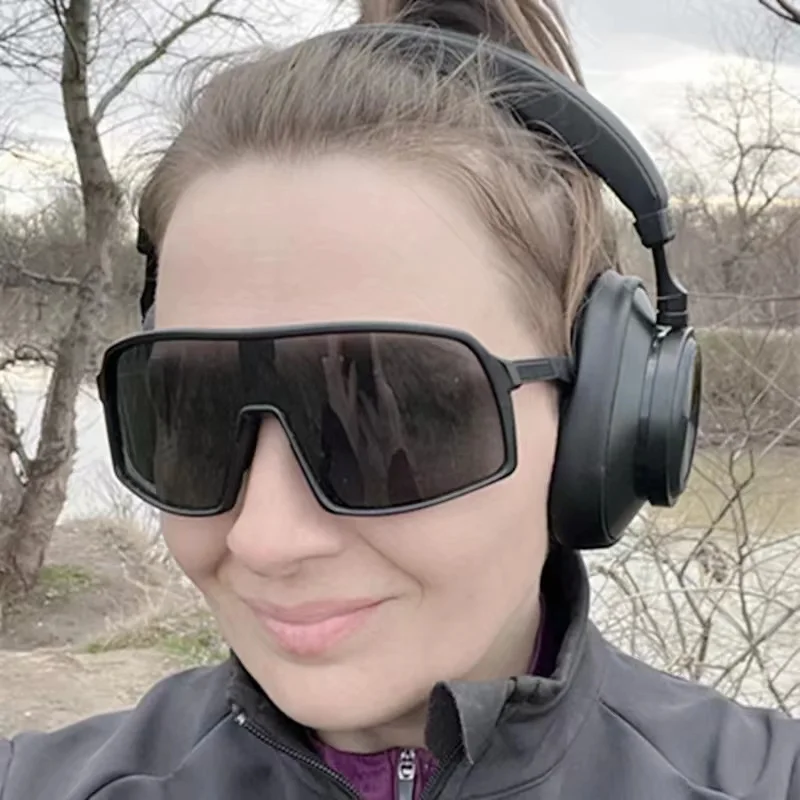 

A Pair of Retro Large Frame Women's Sports Glasses Outdoor Sports Mountain Riding Sunglasses UV Protective Sunglasses