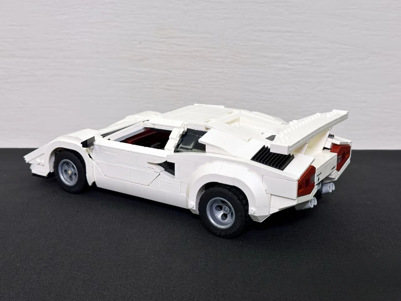 In Stock 10337 Countach 5000 QV Building Blocks Super Racing Car Model Classic Collection Bricks Cars Toys Boy Christmas Gift