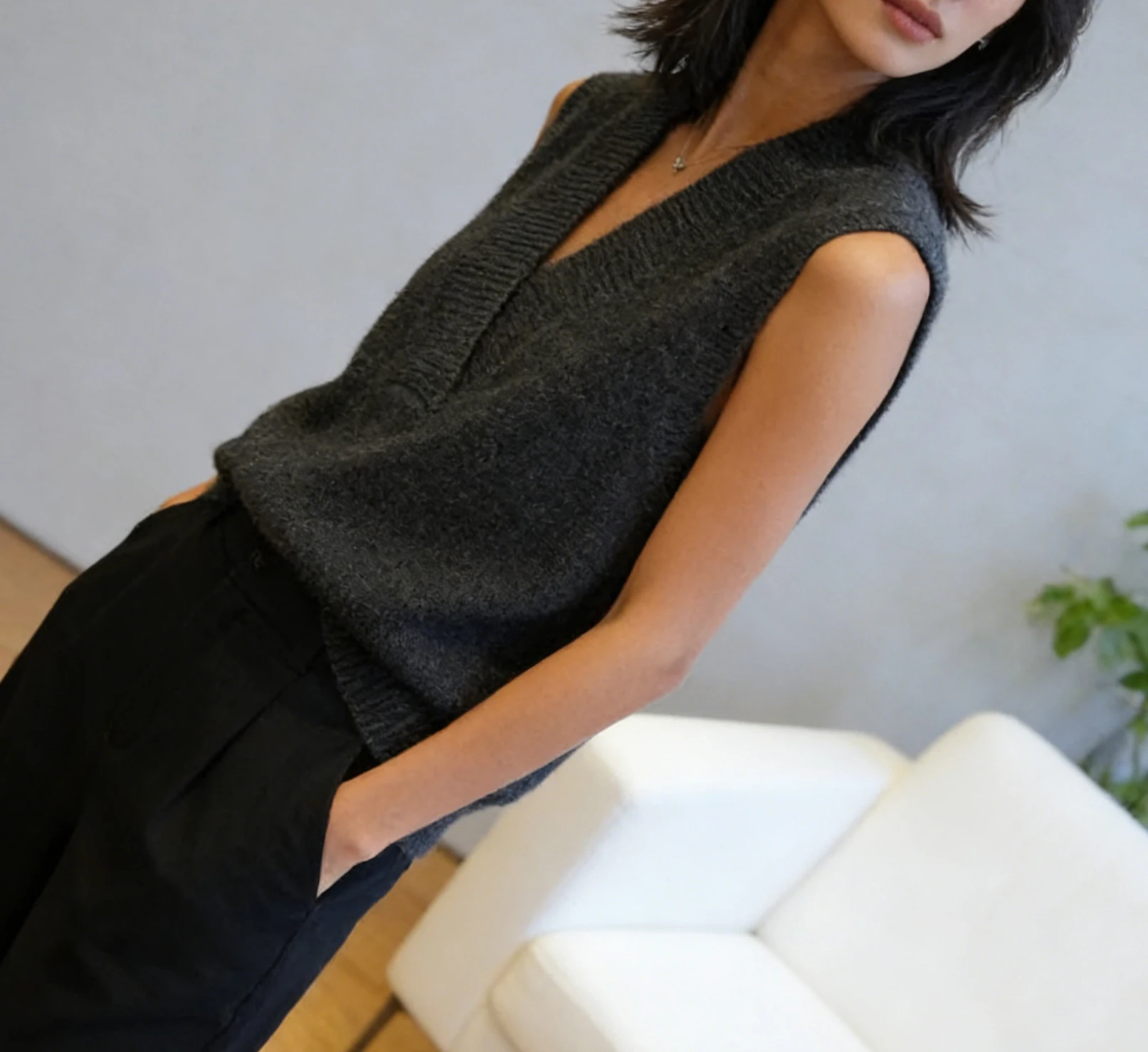 여성용 브이넥 프리미엄 그레이 니트 조끼, 루즈하고 슬림한 핏, 우아하고 패셔너블하며 출퇴근에 적합