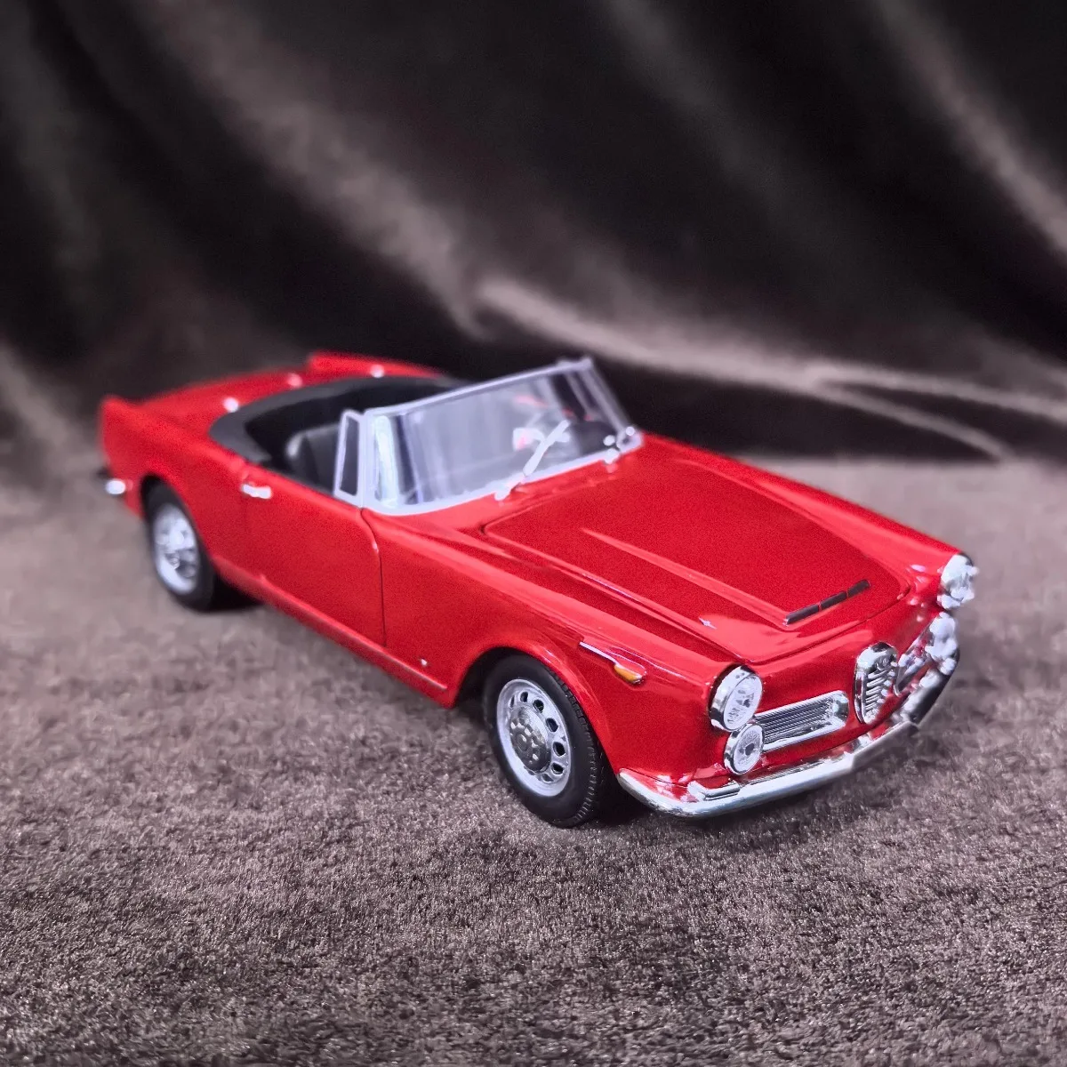 نموذج سيارة ألفا روميو سبايدر 2600 بمقياس محدود 1:24، لعبة هدية عيد الميلاد للأطفال من السيارة الفاخرة #4