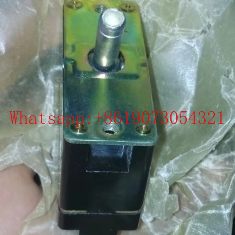 

Авиационный выключатель ZKC-2 5-10/-20/-30/-40A Автоматический защитный выключатель 28 В 15