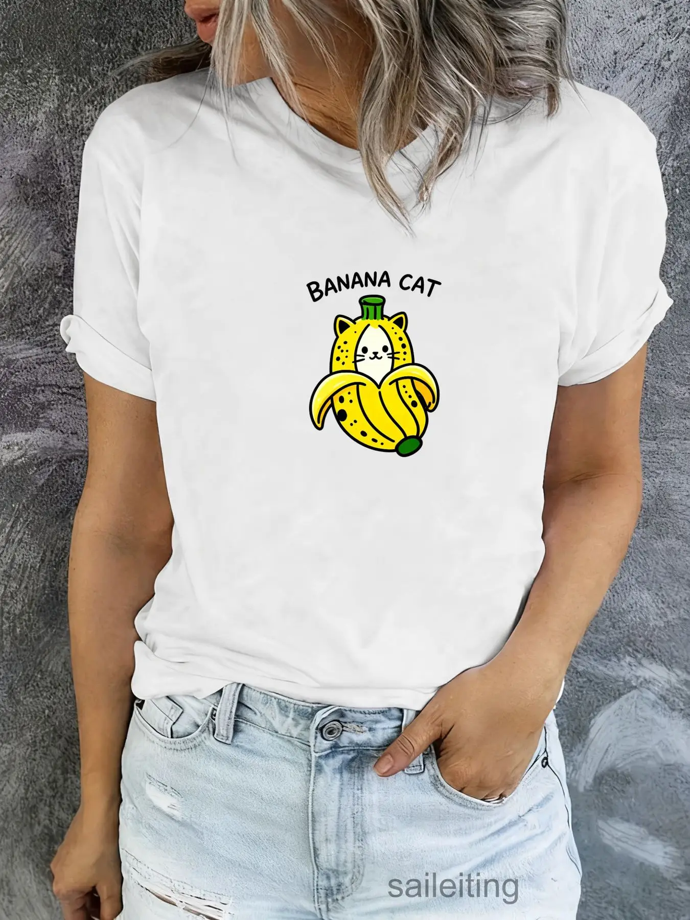 Banana Cat T-Shirt Men Women Cute Cartoon Peeking Cat Graphic Tee Short Sleeve Casual Summer Breathable Top Funny Gift