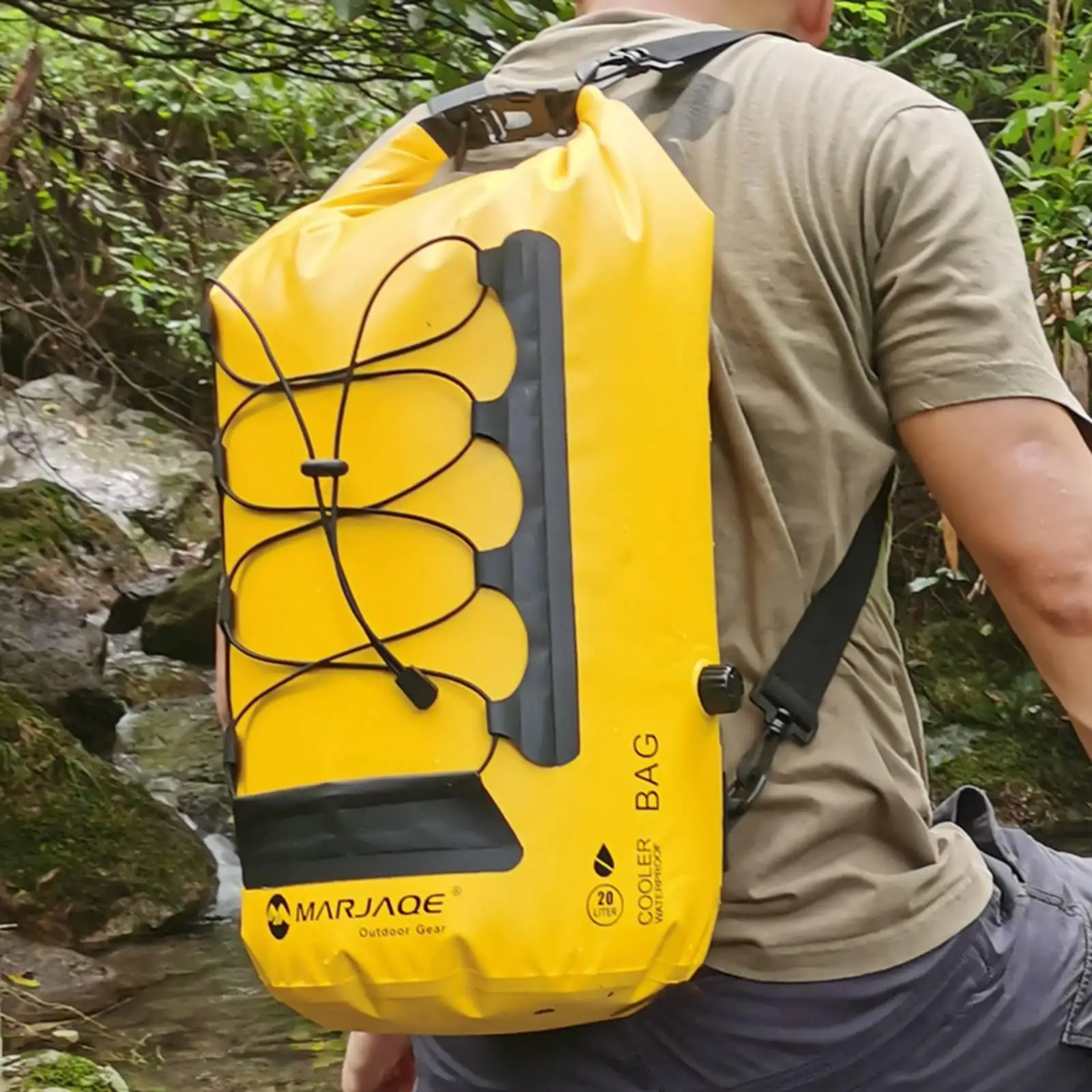 sac-a-dos-etanche-avec-doublure-isolante-pour-le-transport-d'equipement-de-camping-de-rafting-et-de-peche-en-riviere-en-exterieur