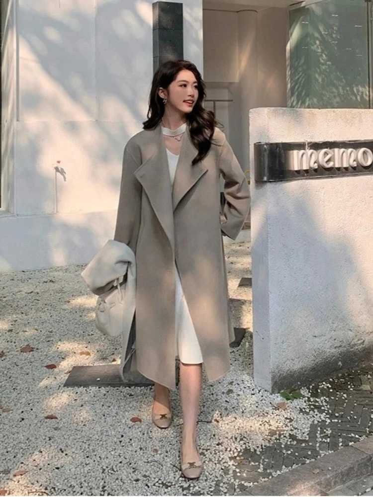 2025년 신상 가을 겨울 여성 의류 롱 리얼 폭스 퍼 칼라 울 재킷 여성 패션 따뜻한 벨트 솔리드 캐시미어 울 코트