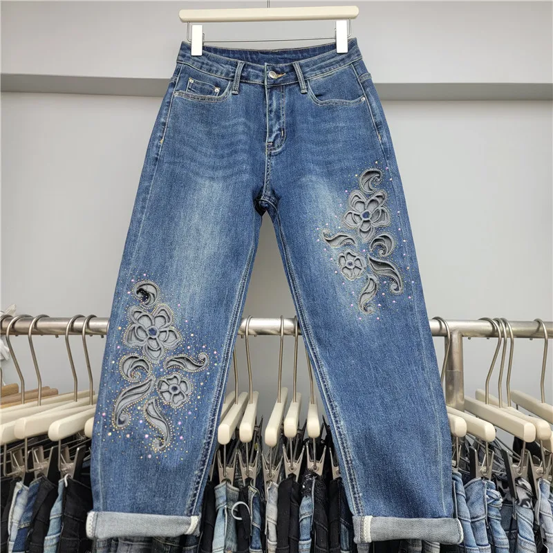 2025 Autunno Nuovo Fiore Cavo Design Papà Pantaloni Elastico Hot Diamond Nove Punti Moda Blu Jeans Donna Allentato Harlan Bottoms
