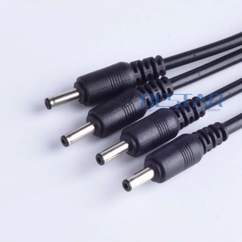 Spina di alimentazione CC bianca 1 ingresso 4 uscite USB A maschio a 4 CC 3,5 mm x 1,35 mm 3,5x1,35 mm 3,5*1,35 Cavo di alimentazione di ricarica jack maschio da 1 m