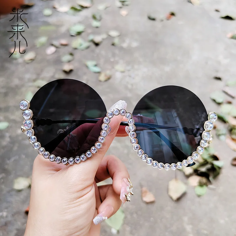 Luxury Brand Designer Diamond Round Sunglasses Women Vintage Fashion Sun Glasses For Men Half Frame Punk Crystal Shades UV400