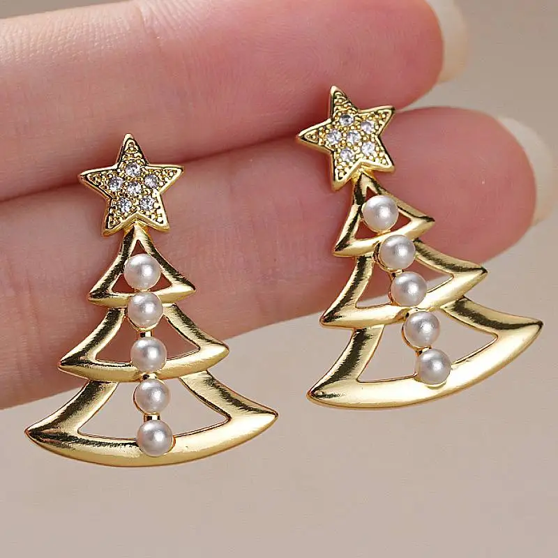 Huitan Weihnachtsbaum Gold Farbe Frauen Tropfen Ohrringe Simulierte Perle Ästhetische Party Weibliche Festival Zubehör Schmuck mit CZ