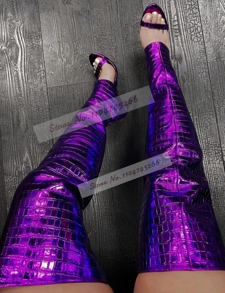 

Фиолетовые сандалии выше колена из крокодиловой кожи. Сапоги на шпильке с одной полосой. Высокие летние крутые сапоги до бедра. Туфли из змеиной кожи с молнией сзади.