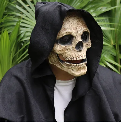 

New Halloween horror skull latex mask - zombie ghost face mask. The mouth, chin and head can move. Headgear for cosplay