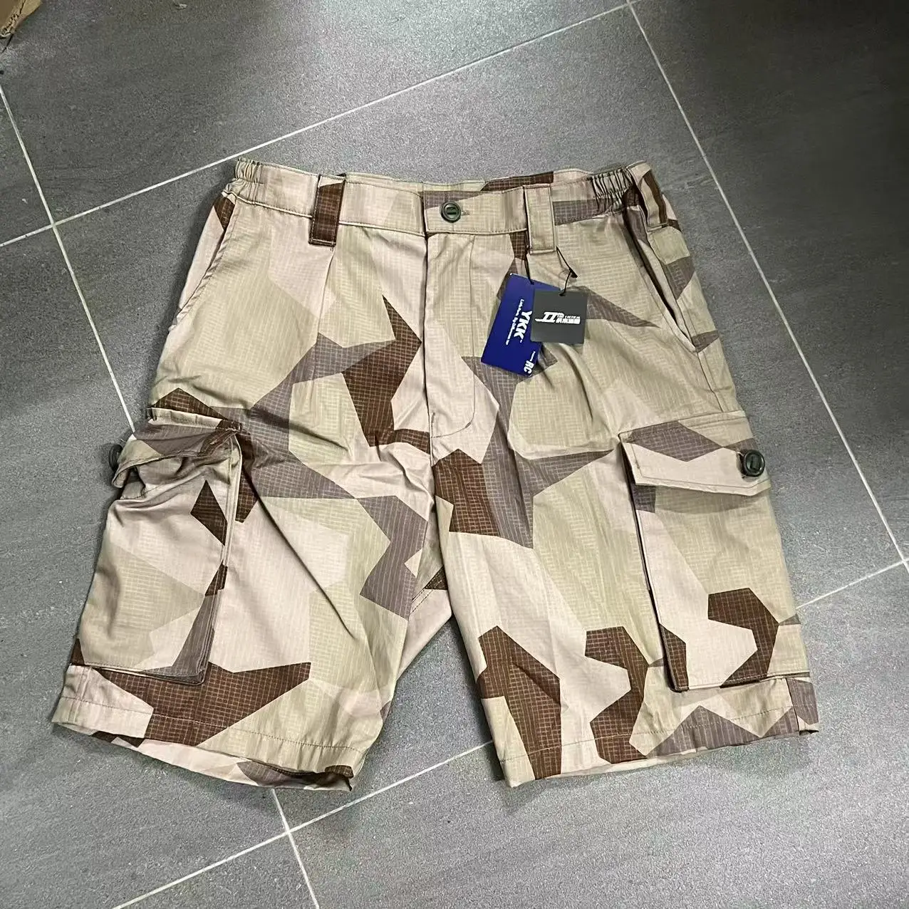 New Camouflage Summer Outdoor Trend OverSize Tactical Shorts For Daily Loose Fit