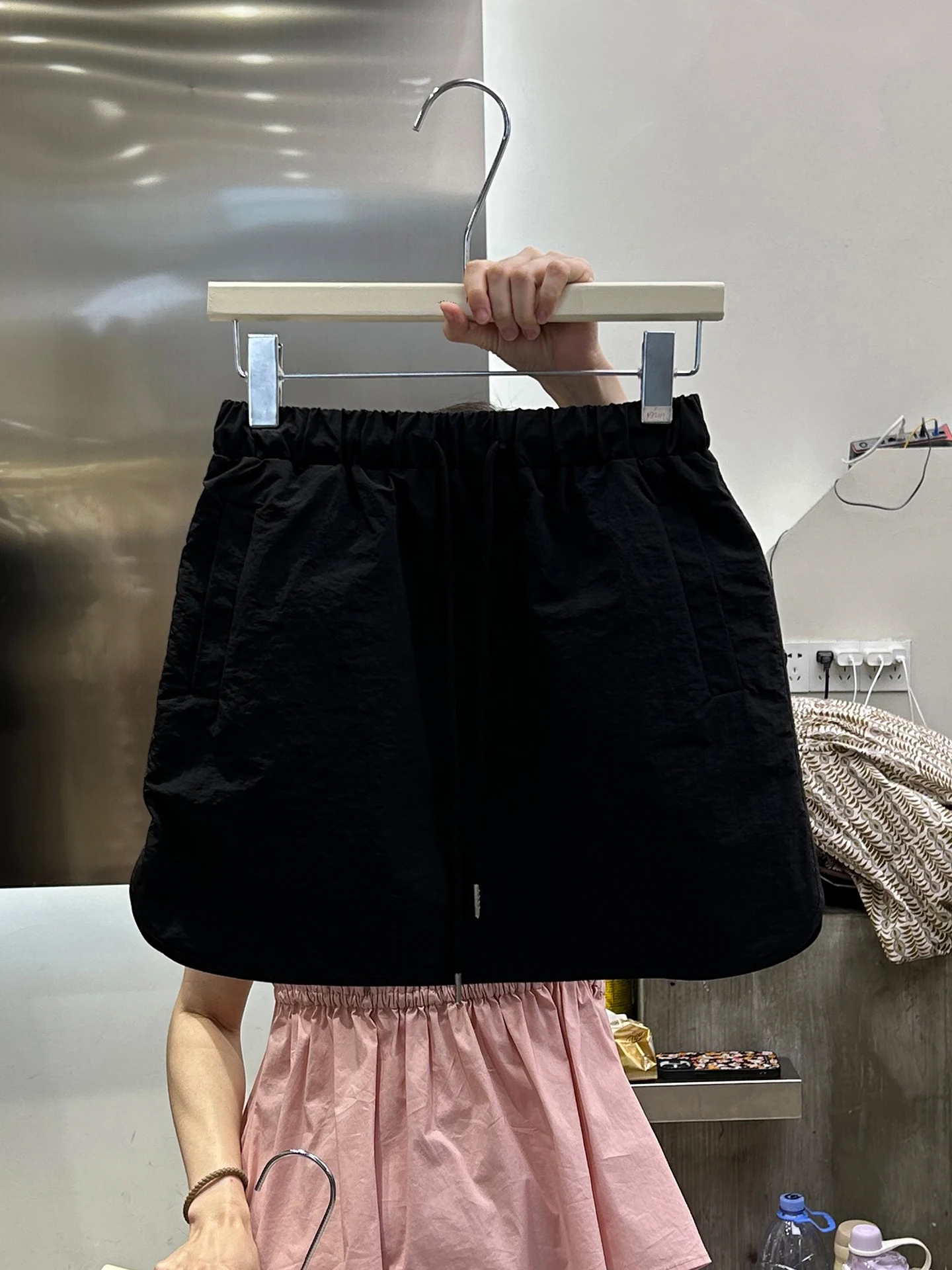 シンプルな作業服ミニスカート女性の夏のスポーツスタイル巾着ハイウエスト多用途レトロ日本新到着