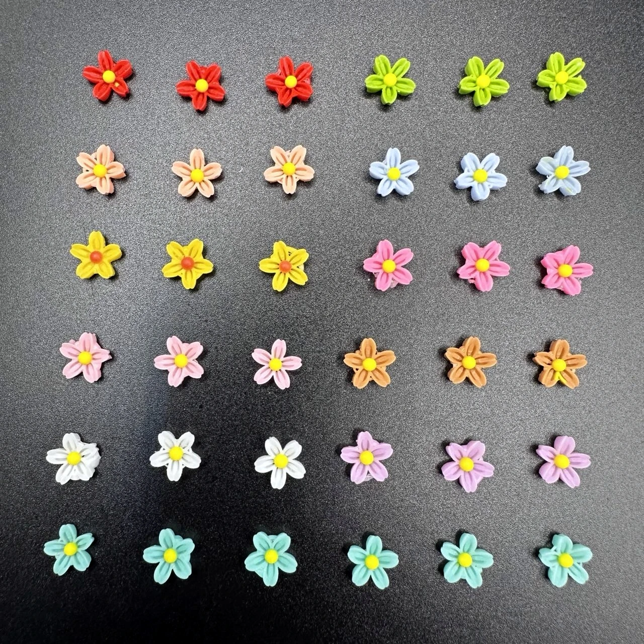 50Pcs 8mm Mini Flower Nail Art Charms 3D Mix Colors Floral Resin Rhinestones Nail Manicure Nail Decorations Supplies Accessories