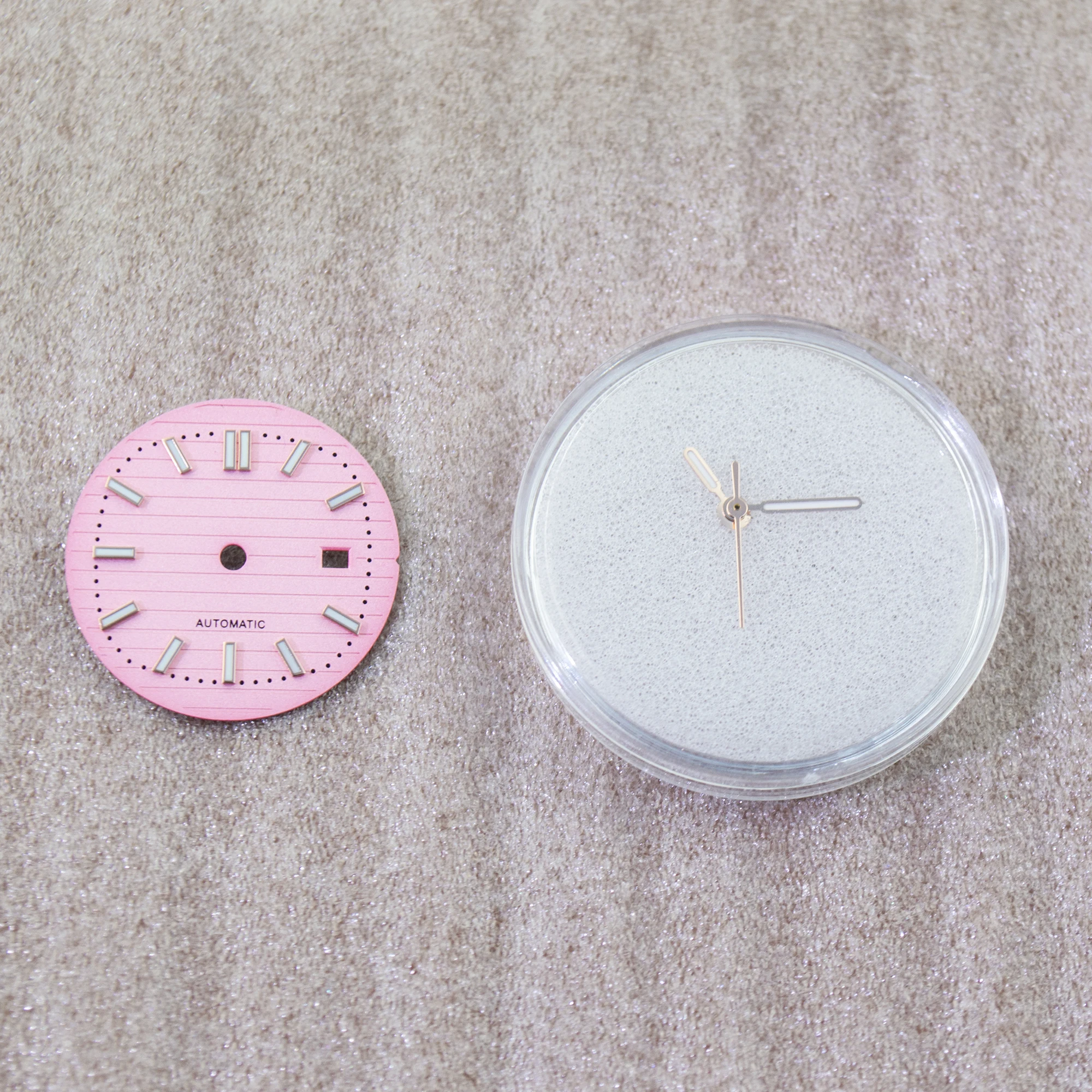 

NH05 Dial 22.3mm Watch Dial Women Dial Hands for Nautilus Watch Dial fit NH05 NH06 Movement Green Luminous Dial Watch Parts