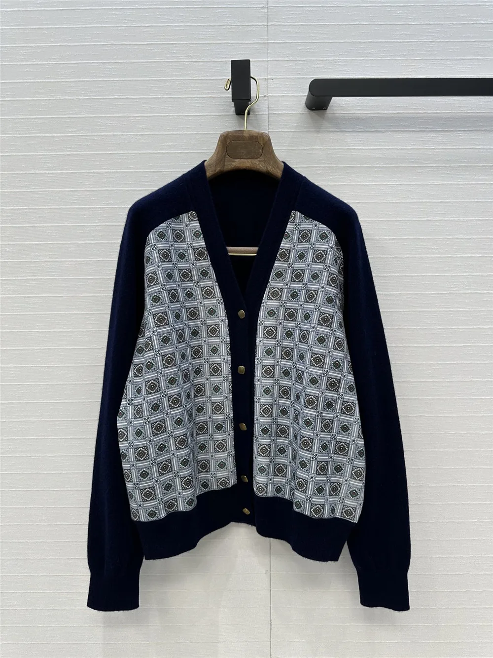 

25. Осень/зима, новый женский кашемировый вязаный кардиган премиум-класса с принтом и v-образным вырезом, свитер