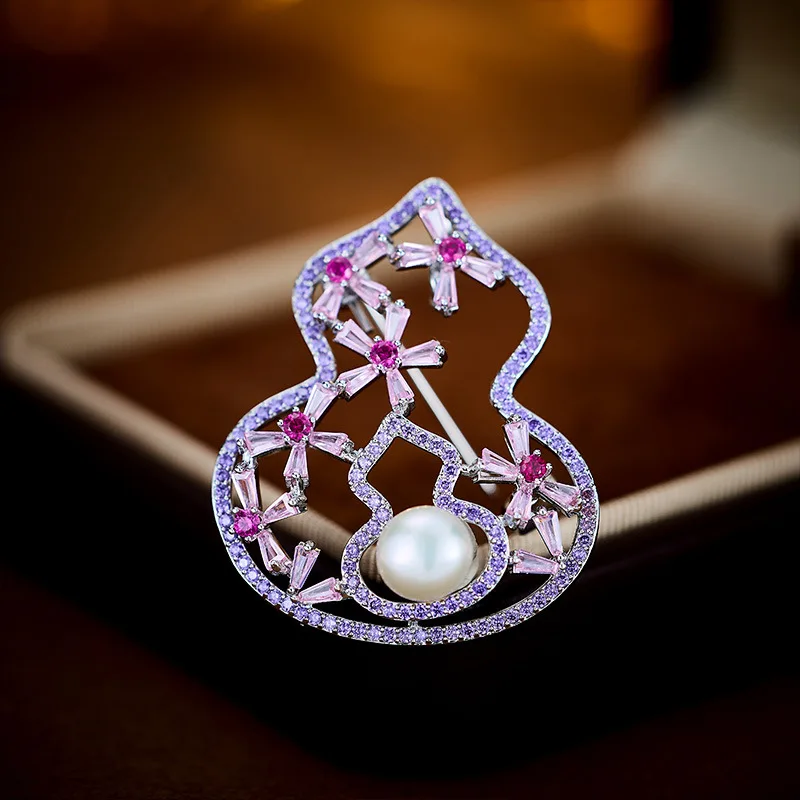 

New Chinese Style Natural Freshwater Pearl Gourd Brooch Elegant Versatile Suit Coat Flower Pin Accessory