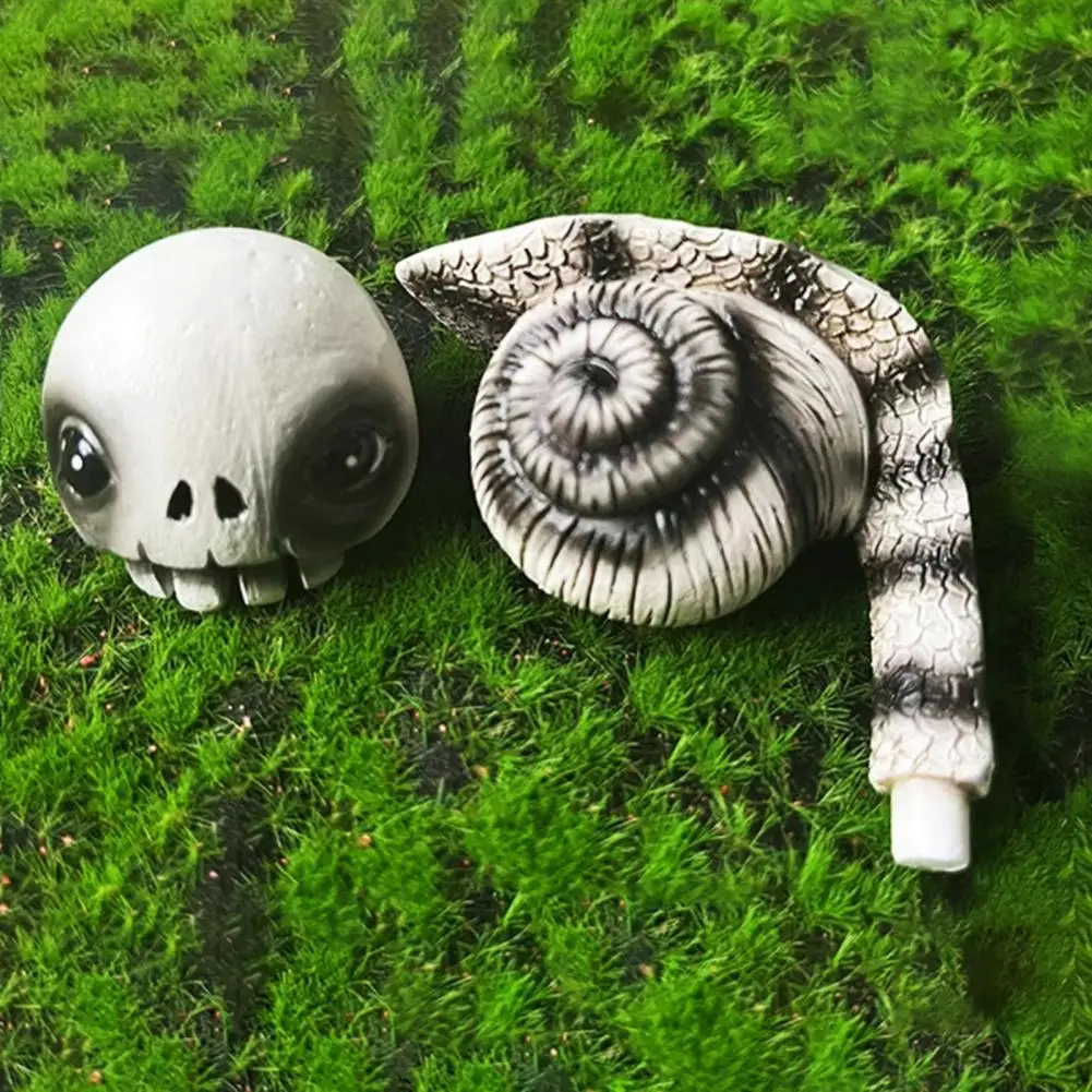 Fun Holiday Ornaments Festive Bobblehead Ornaments Style Snail Skull Sculpture Fine Workmanship Halloween Decoration for Patio