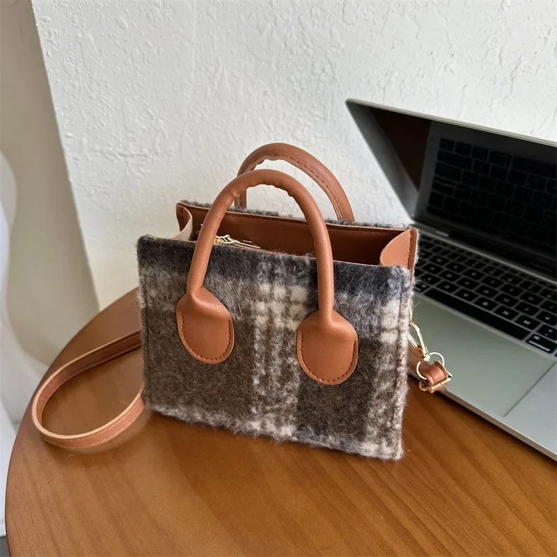 Winter Crossbody Bag for Women High-end Underarm Woolen Plaid Small Square Female Shoulder Bag Fashion Luxury Brand Shoulder Bag