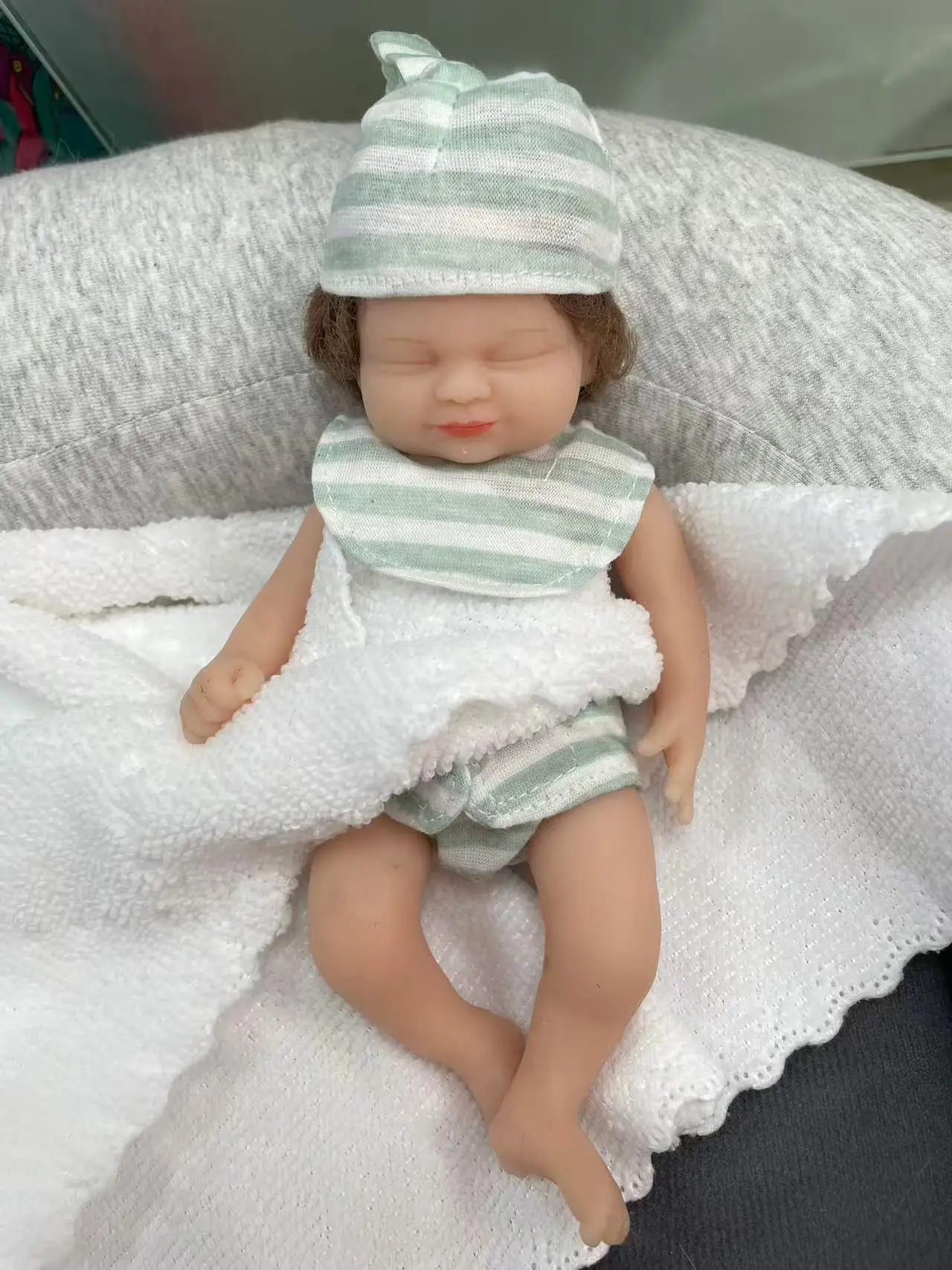 7Inch Reborn Baby Full Body Silicone  April/ Hayley/ Twin A/Lucas Dolls Reborn Doll Very Soft to Touch Anti-Stress Doll Toys