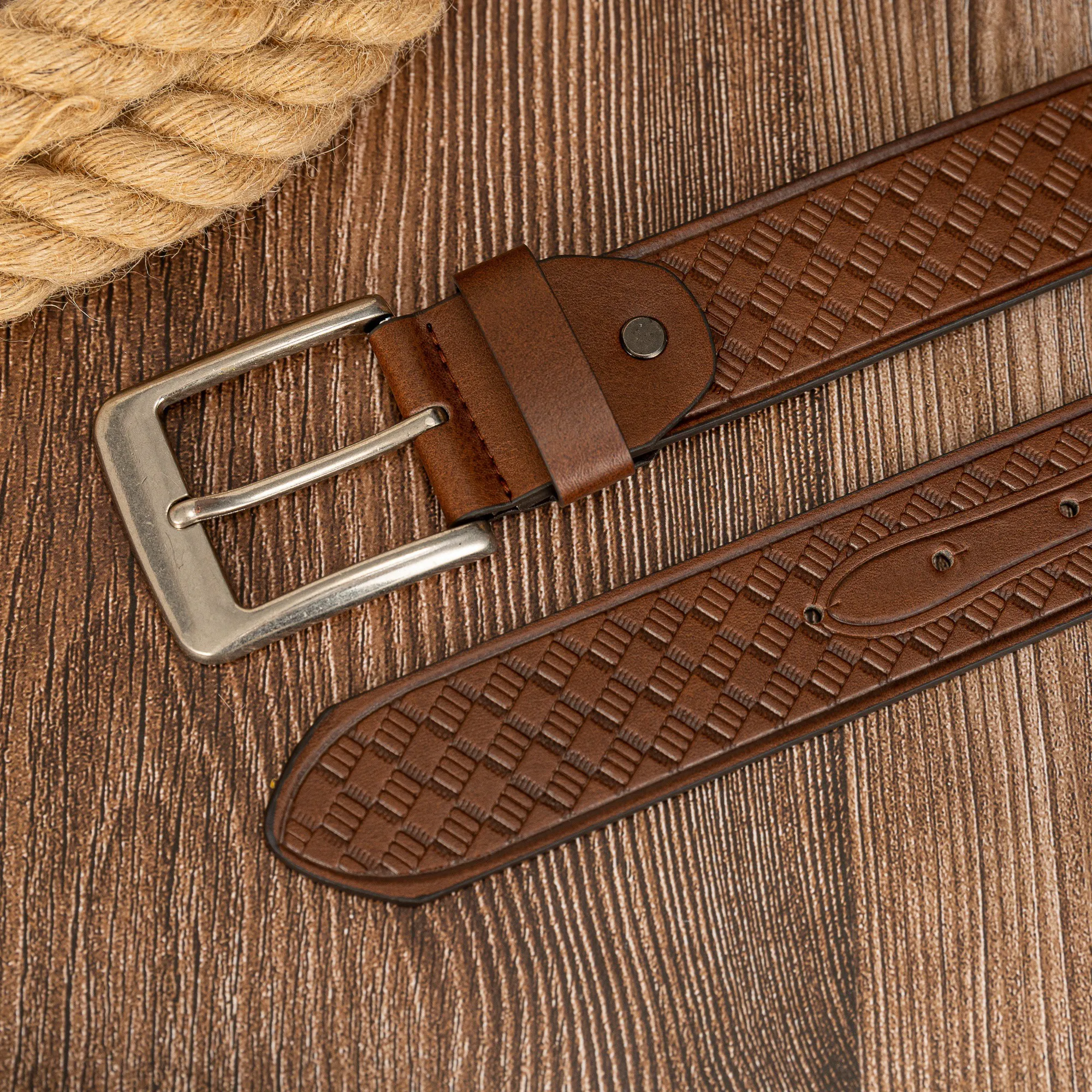 Needle buckle retro fashion checkerboard pattern PU embossed belt