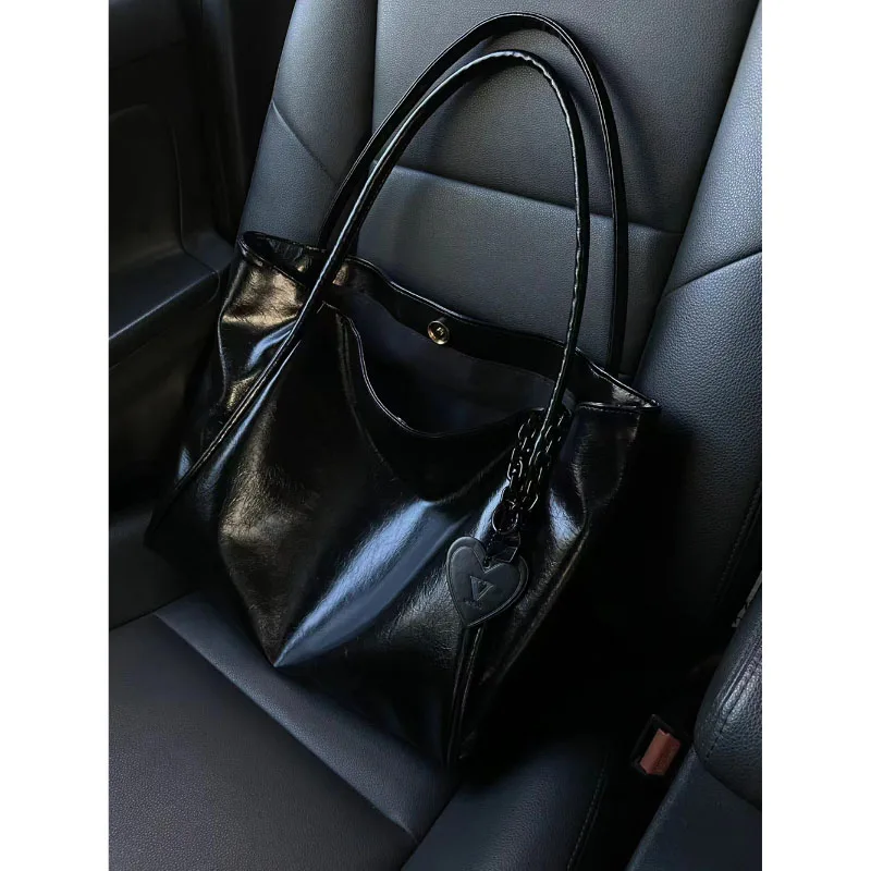 Large Capacity Tote Bag 2023 Autumn Winter New Simple Solid Color Handbag Commuter All-Match Patent Leather Single Shoulder Pack