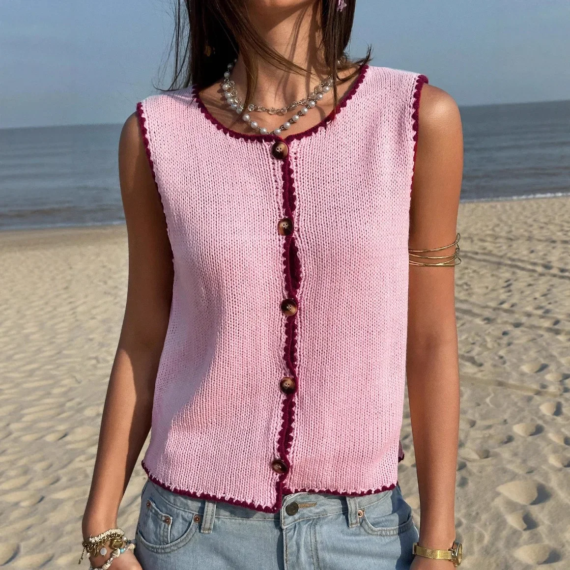 

2026 Summer New Women's Clothing Contrasting Color Hook Edge Vest Sleeveless Spice Girl Sweater