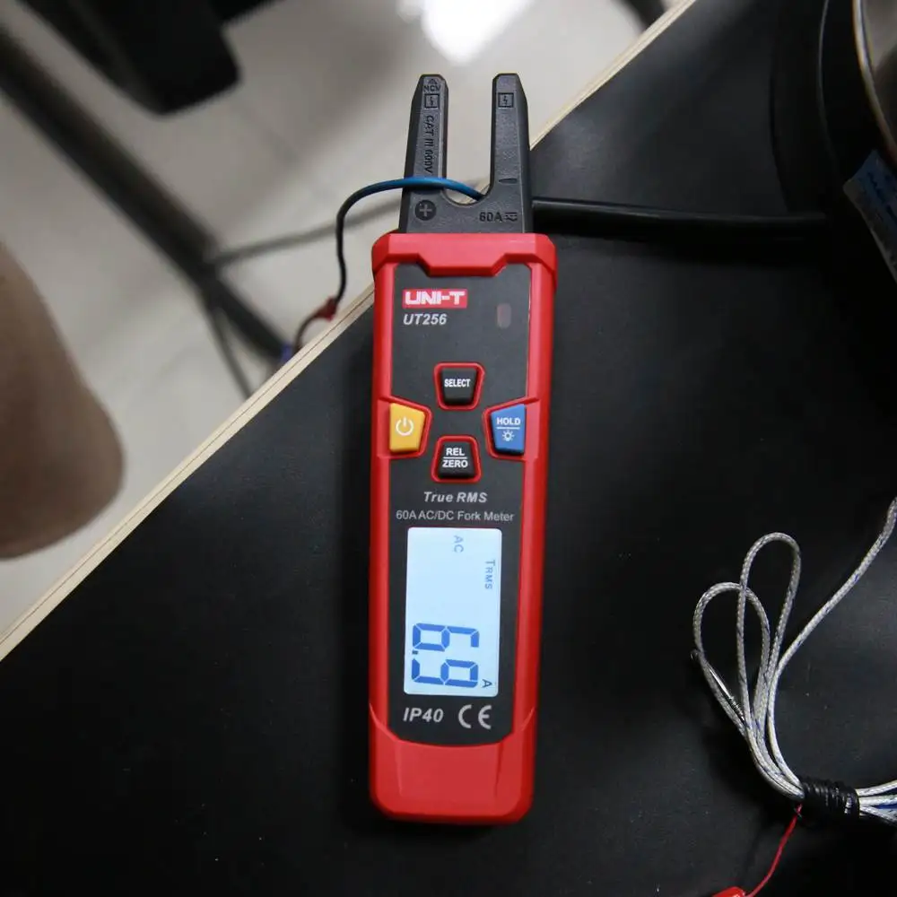 UNI-T UT256 Misuratore a forcella 60A AC DC Pinza amperometrica digitale a vero RMS Pinza Amperometro NCV Tester ad alta precisione