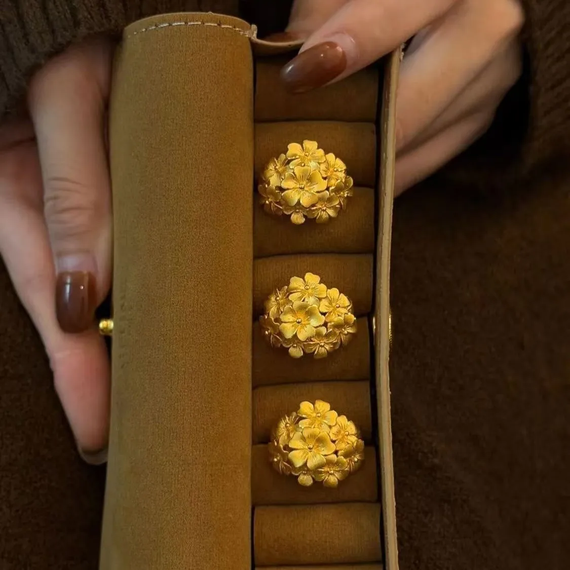 Gorgeous Golden Hydrangea Open Ring For Women Fashion Temperament Floral Cluster Finger Accessory Festival Gift Party Daily Wear